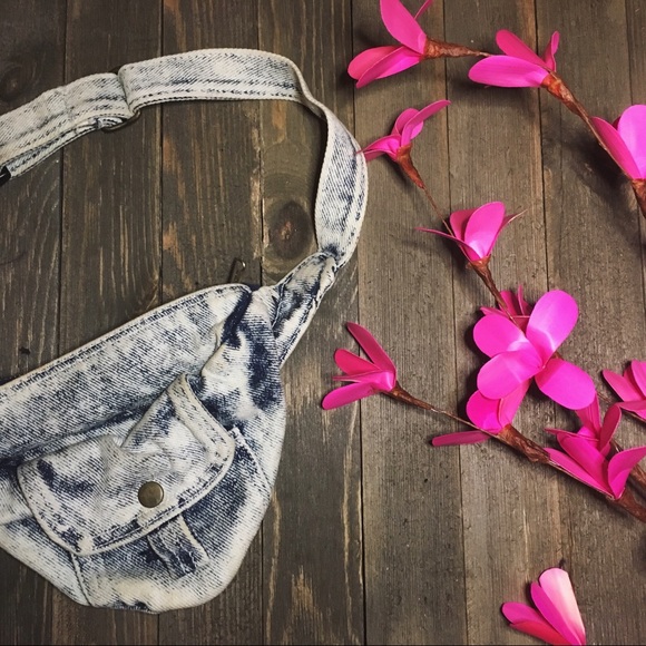Vintage Handbags - Vintage 80s Acid Wash Fanny Pack